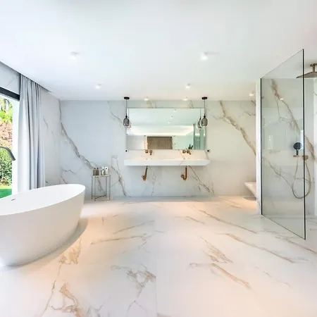 Macarena - Extravagant & Luxurious Dream Villa *